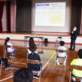 避難所ではみんなで協力　地震、津波特徴学ぶ　青葉小で防災授業(2021-09-07)
