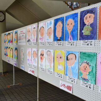 大好きな祖父母生き生きと　園児の絵画展(2021-09-16)