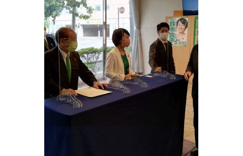 次期衆院選に向け東、中川氏支援表明 鈴木宗男参院議員(2021-09-12)