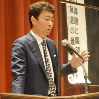 菅首相「発信力弱く」　ジャーナリスト細川氏講演　(2021-09-20)