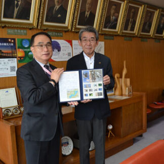 春採湖の野鳥切手発売　日本郵便道支社、釧路市に寄贈(2021-09-14)