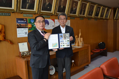 春採湖の野鳥切手発売 日本郵便道支社、釧路市に寄贈(2021-09-14)