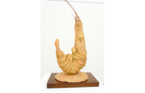 石橋さん立体作品佳作に サケの遡上表現 東京の「自由美術展」_1(2021-10-22)