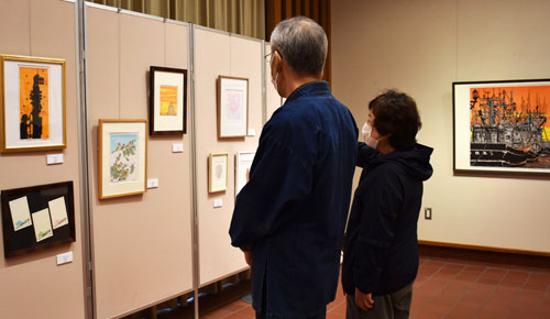 釧路版画協会 技法さまざま50作品並ぶ (2021-10-21)