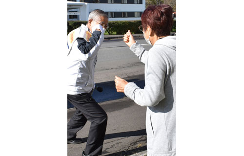 初の週末、支持訴え 衆院選道7区_2(2021-10-24)