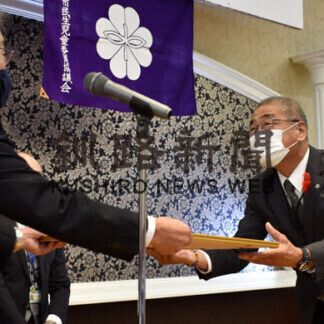 民生児童委員に道社会貢献賞伝達(2021-10-08)