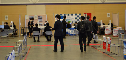 企業面接会に47人参加 日本製紙関連離職者ら対象(2021-10-21)