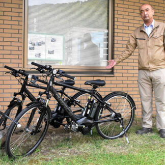 羅臼町が公用車代わりに電動自転車２台導入(2021-10-09)