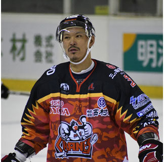 伊藤選手クレインズ復帰　元主将のベテランＤＦ(2021-10-02)