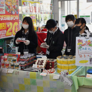 道内の土産品販売　白糠高生が北海道フェア実習会(2021-10-16)