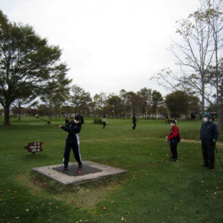 パークゴルフで中学生と住民交流(2021-10-26)