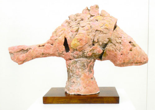 石橋さん立体作品佳作に サケの遡上表現 東京の「自由美術展」(2021-10-22)