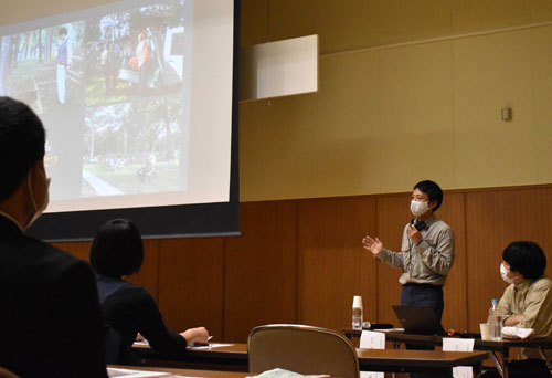 ヒグマへの知識と対応学ぶ 講演会、ごみの管理など有効(2021-11-25)