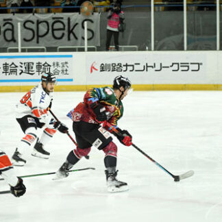 クレインズ２位浮上に前進　日光に２―１　上野、意地の２得点(2021-11-28)