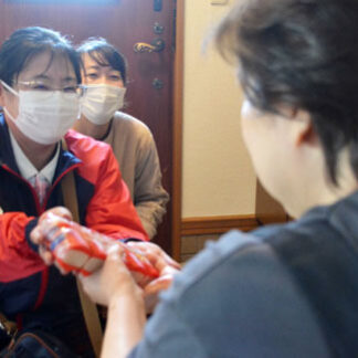 ヤクルトを配達、受講生が職場体験　モカズスクール(2021-11-10)