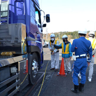 国道で特殊車両取り締まり(2021-11-07)