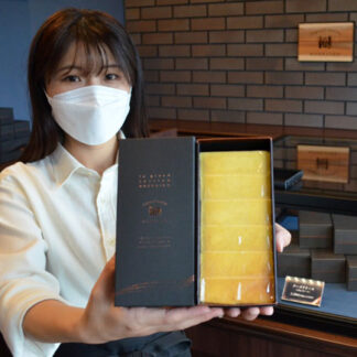 道産乳製品の高級チーズケーキ　「ラ・グランテリーヌ・ホッカイドウ」(2021-11-12)