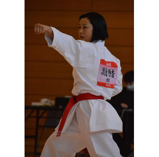 標茶・渡邊女子２冠　空手道高校選抜支部予選(2021-11-29)