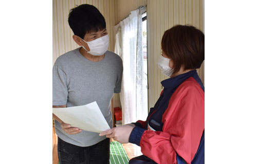 「電話で人権相談を」 釧路ヤクルト販売が啓発(2021-11-21)