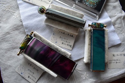 万華鏡、トンボ玉と融合 作家・華子の作品公開(2021-11-21)