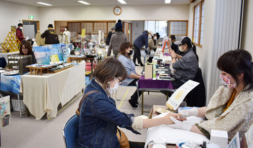 釧路町でイベント 手作り品や占い、キッチンカー堪能(2021-11-21)