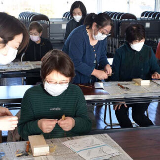 ムックリ作りに挑戦　博物館体験講座(2021-11-30)