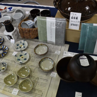 趣ある陶器いかが　「器と暮らしの枝里香」装い新た(2021-11-12)