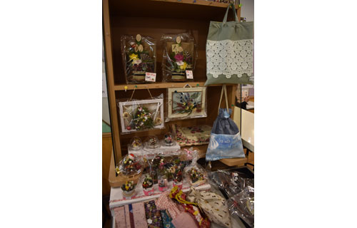 季節感あふれるリースや門松 佐藤さん雑貨展(2021-11-21)