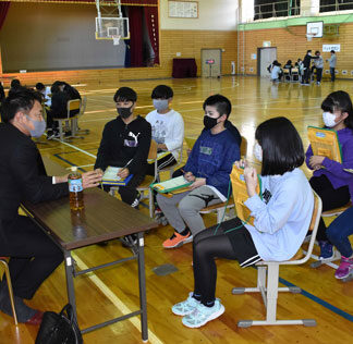 釧路光陽小キャリアカフェ 仕事のやりがい学ぶ(2021-12-10)