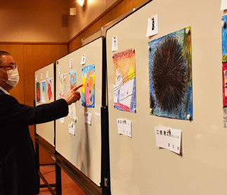 おさかな大賞根室こども絵画コンテストが審査会_1(2021-12-12)