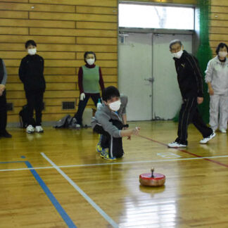 フロアカーリング楽しい　西部地区で体験大会(2021-12-20)