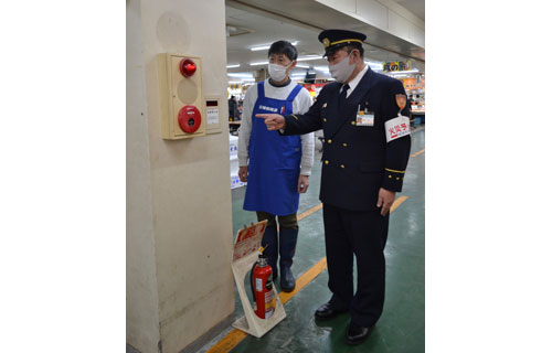 防火管理の徹底求める 釧路市中央消防署、和商で特別査察(2021-12-16)