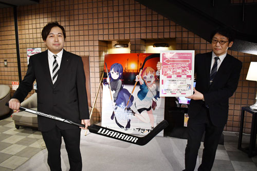 女子アイホアニメ「プラオレ」釧路でパネル設置やシール配布(2021-12-10)