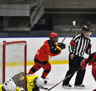 全道中学アイホ　釧鳥取・檜森、逆転Ｇ　東胆振Ｄに５―４(2021-12-07)