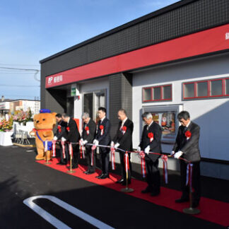 豊川郵便局新局舎オープン　耐震構造、ロビー広々(2021-12-05)