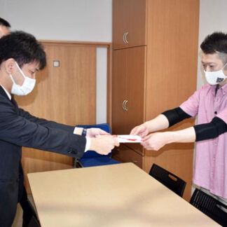 勤続介護職員１４８人に奨励金(2021-12-04)