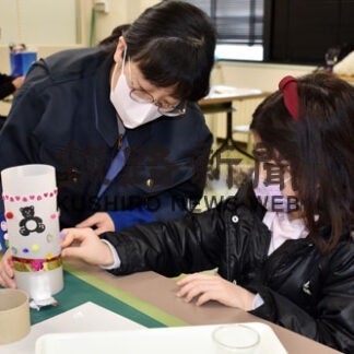 小学生が高専ジュニアラボでＬＥＤ照明製作(2022-01-09)