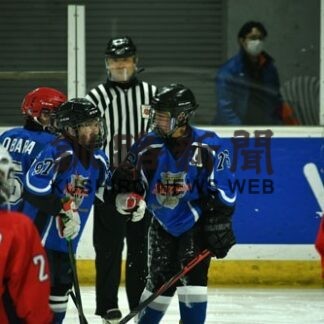 釧昭和、決勝へ進出　全道小学アイホ　攻めの姿勢で大量１０得点(2022-01-10)