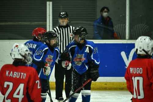 釧昭和、決勝へ進出 全道小学アイホ 攻めの姿勢で大量10得点(2022-01-10)