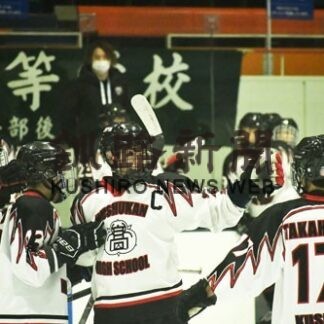 釧路勢、氷上で躍動　全国高校アイスホッケー_2(2022-01-23)