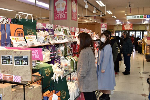 イオン釧路店で初売り(2022-01-03)