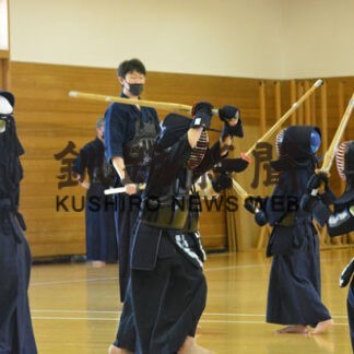 剣道、弓道上達願い込め　連盟２年ぶり初稽古、初射会(2022-01-12)