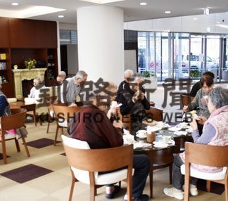 ときわ台ヒルズにクレーププレゼント　キッチンカー訪問(2022-01-20)