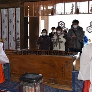 初詣に長蛇の列 鳥取神社、厳島神社_1(2022-01-03)