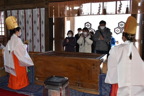 初詣に長蛇の列 鳥取神社、厳島神社_1(2022-01-03)