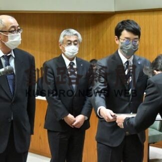 優良施工10業者を表彰(2022-01-27)