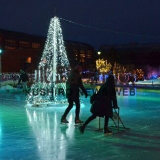 ウインターパーク開幕、光と音でスケート楽しんで(2022-01-29)