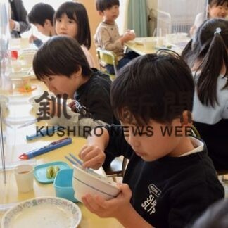 牛乳、地場産品の特別給食おいしい　市立鳥取保育園(2022-01-14)