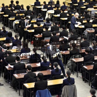 コロナ禍〝春つかめ〟　武修館高校入試に８６７人(2022-02-16)