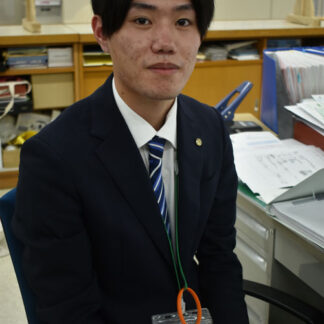 白糠町教委職員　新成人今後の抱負㊦_2(2022-02-02)